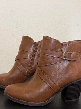 Macy's Women's Brown and Tan Boots